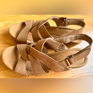 Comfortable Clarks Collection Cork Wedge Sandals – Stylish & Versatile
